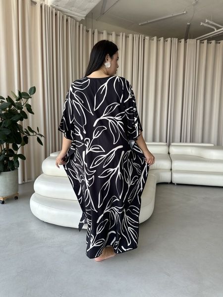 Розкішна чорно-біла максі сукня- туніка PLUS SIZE для відпочинку SW645/1-універсальний фото