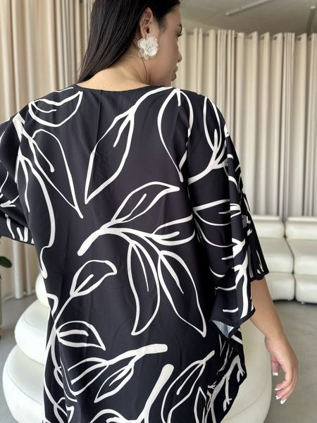 Розкішна чорно-біла максі сукня- туніка PLUS SIZE для відпочинку SW645/1-універсальний фото