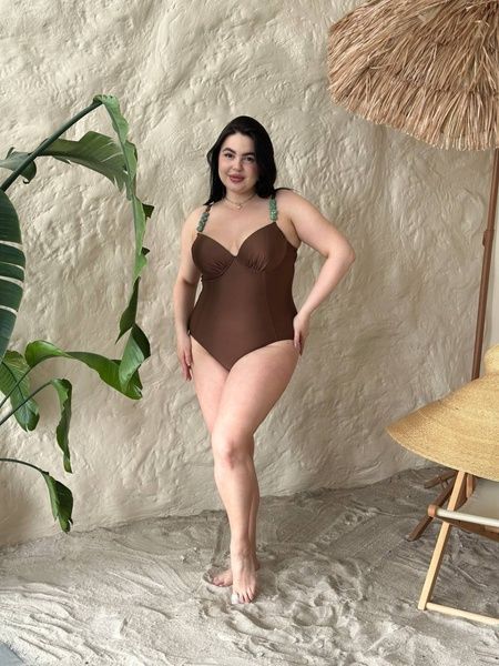 Шоколадний суцільний купальник PLUS SIZE з формованимим чашками та утяжкою SW4045-3XL фото